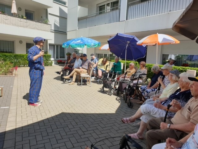 Besuch des Clown-Zauberer Liar