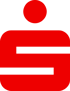 Rotes Sparkassen-S-Logo mit einem Punkt darüber auf grünem Hintergrund.