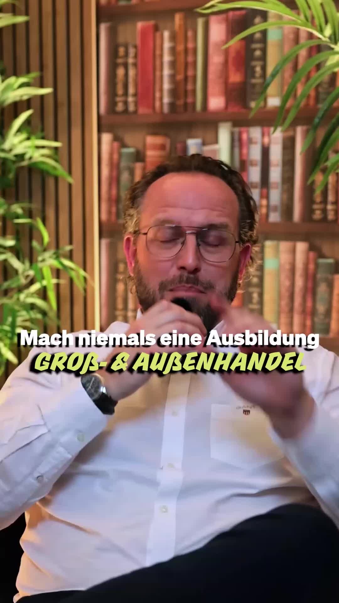 Standbild aus dem Video über die Ausbildung im Groß- und Außenhandelsmanagement