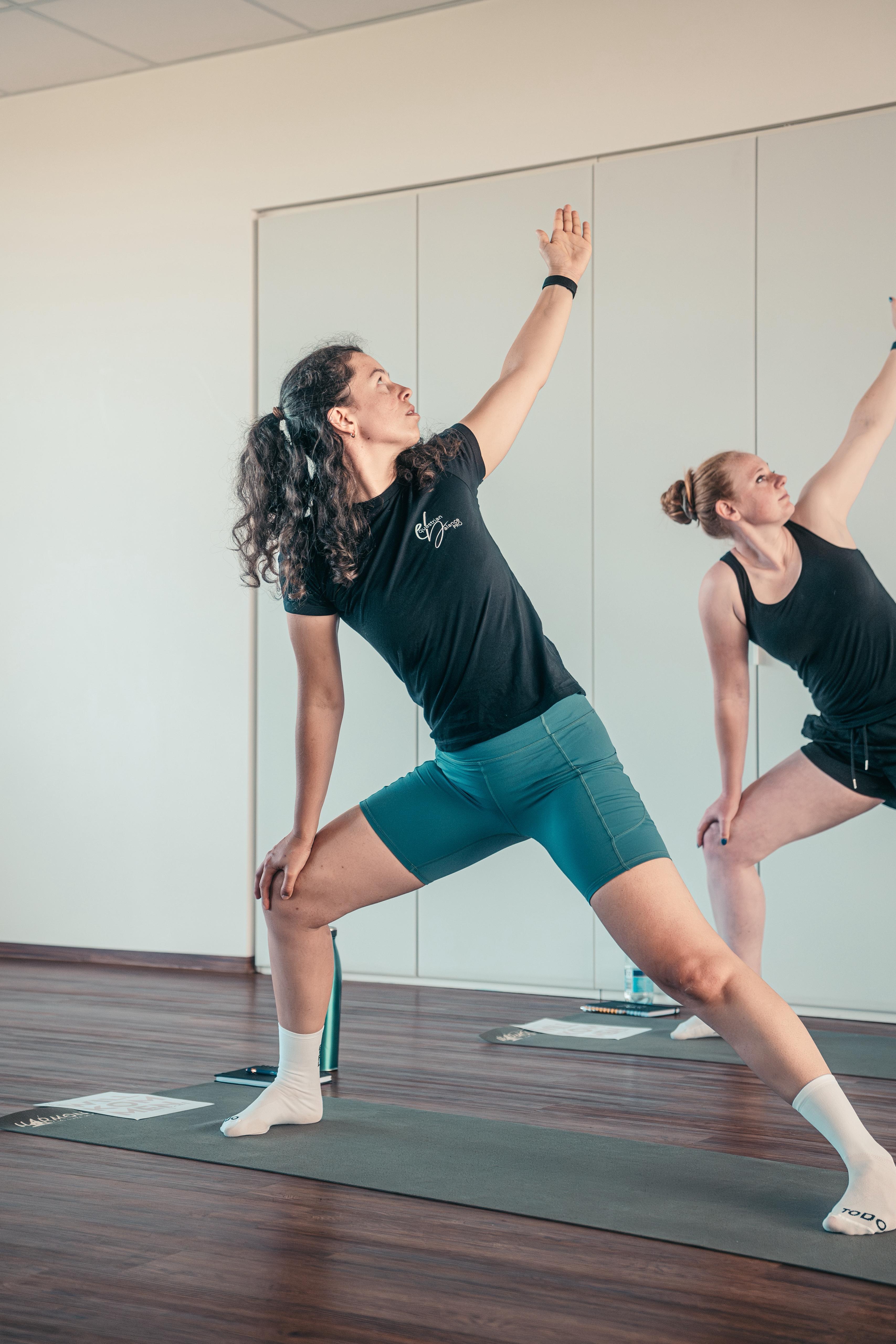 Trainerin beim Reiterfitness-Gruppentraining in Brakel
