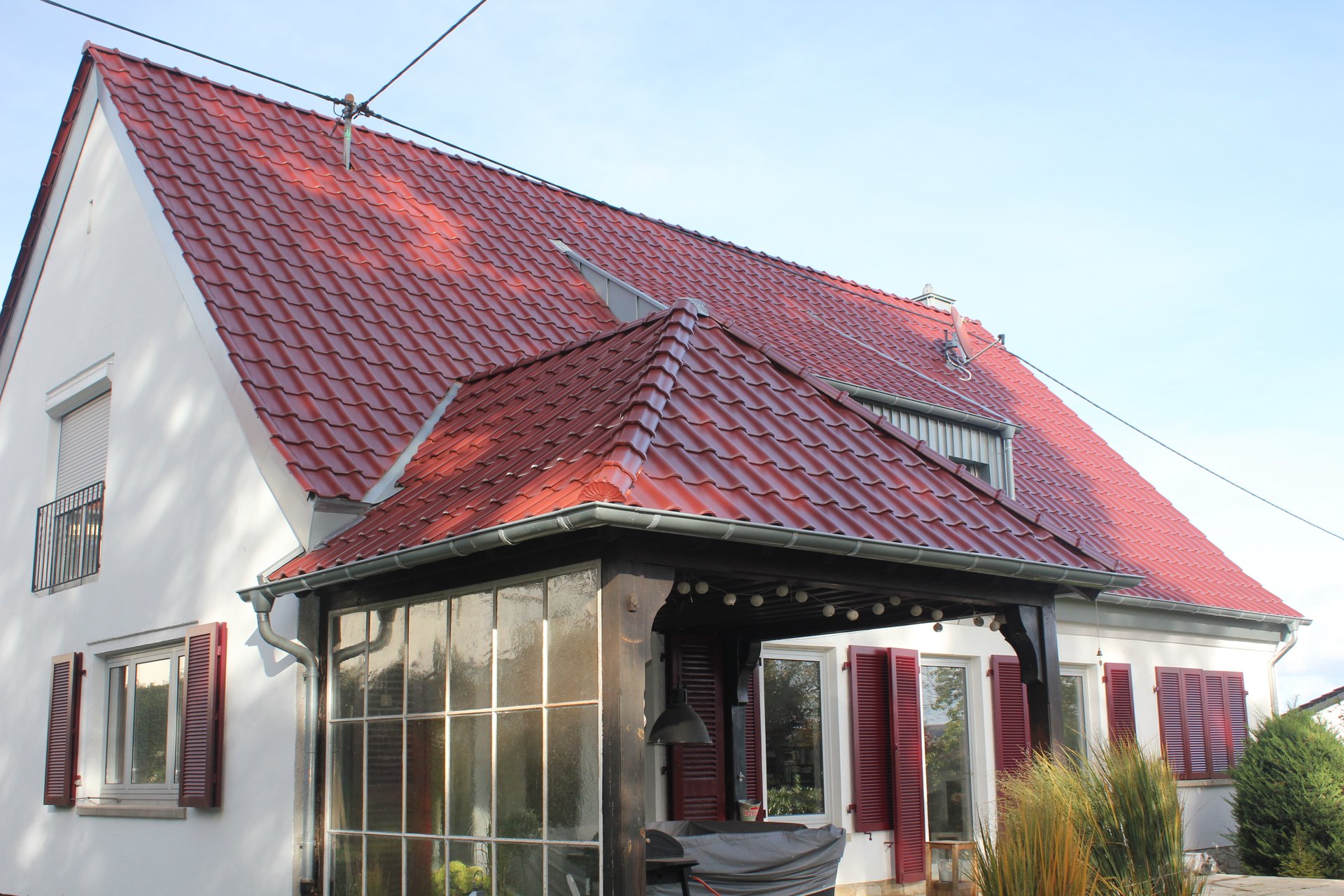 Neu gedecktes Dach – Einfamilienhaus