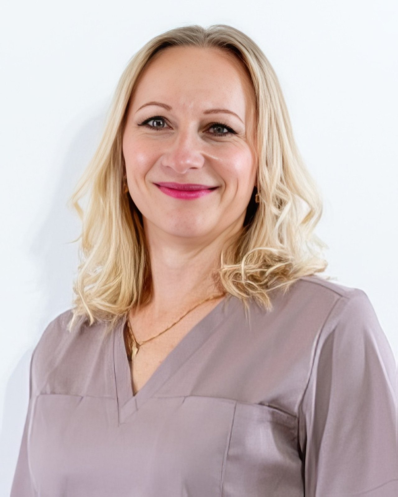 Ewa W., leitende Assistenz in der Zahnarztpraxis Dr. Levold
