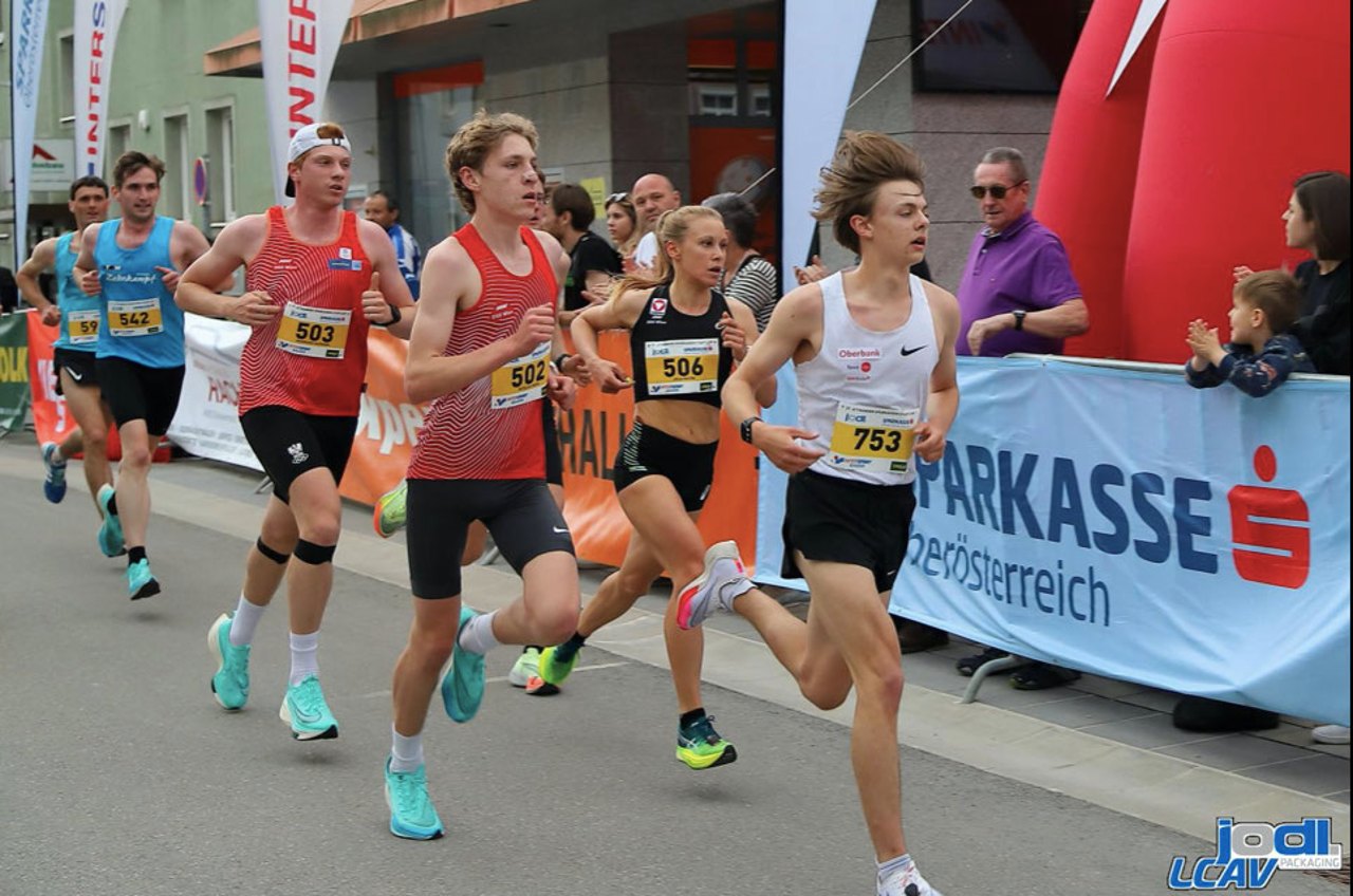 Julia Mayer im Rennen bei den österreichischen Meisterschaften über 10 km Straße 2022