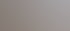 Feuchte Wand mit abblätternder Farbe, Schimmel und Bohrlöchern über einer Fliesenleiste.