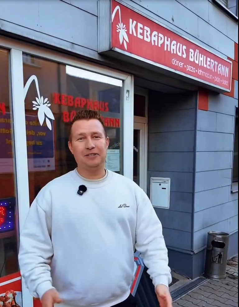 Schürze — TikTok Video Pizzakarton-Kampagne PIZZ-KA-PRINT