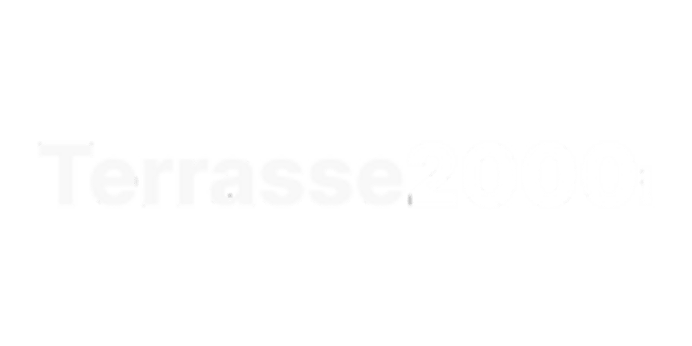 Weißer Text "Terrasse 2000" auf dunkelgrünem Hintergrund.