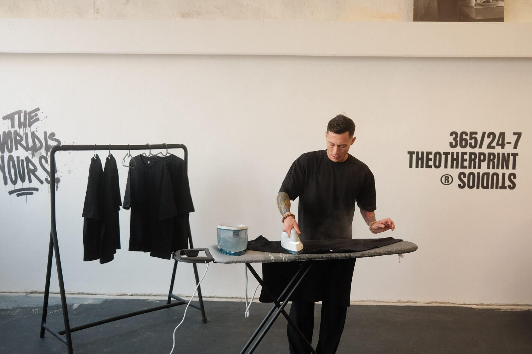 Showroom Materialmuster und textile Details bei T.O.P Studios