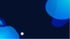 Abstrakter Hintergrund mit unscharfen blauen und hellblauen Formen auf dunklem marineblauem Grund.