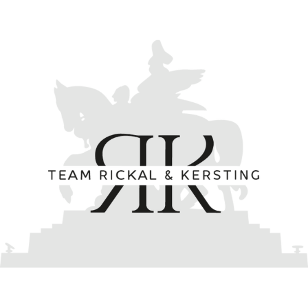 Stilisierte Reiterstatue auf Sockel mit Monogramm "RK", Text "TEAM RICKAL & KERSTING" und "ERGO" darunter.