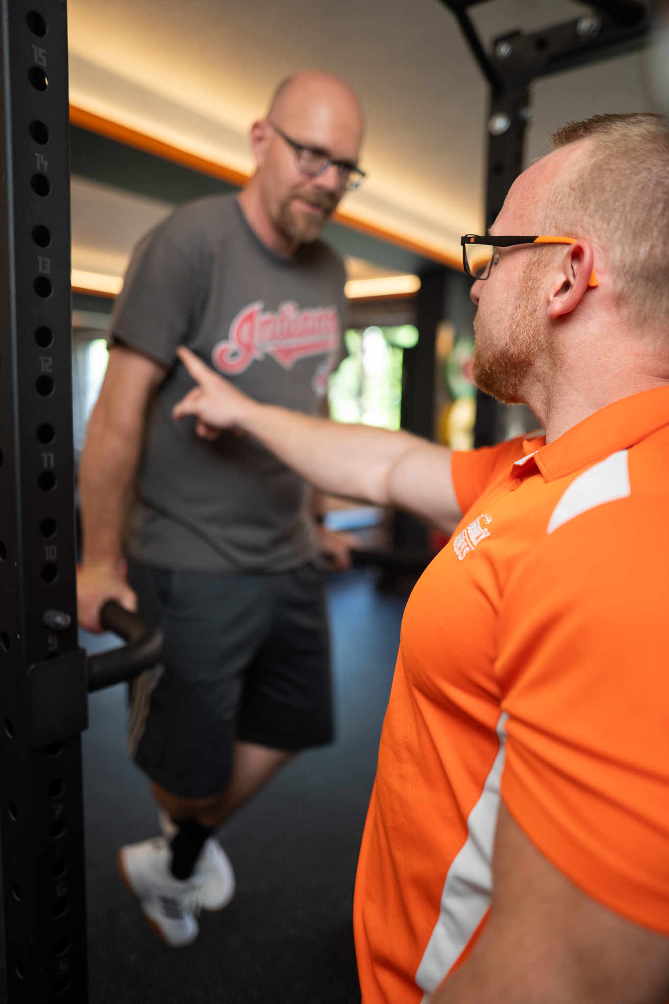 Hände am Trainingsgerät