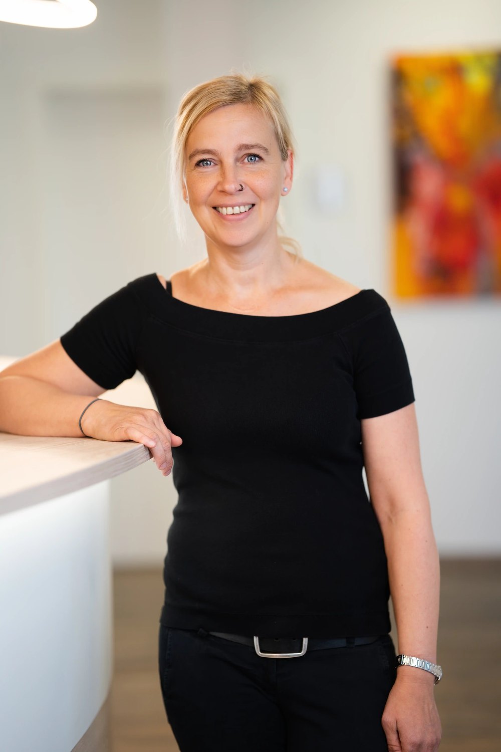 Porträt von Evi, Ergotherapie im Therapie Haus Schwab.