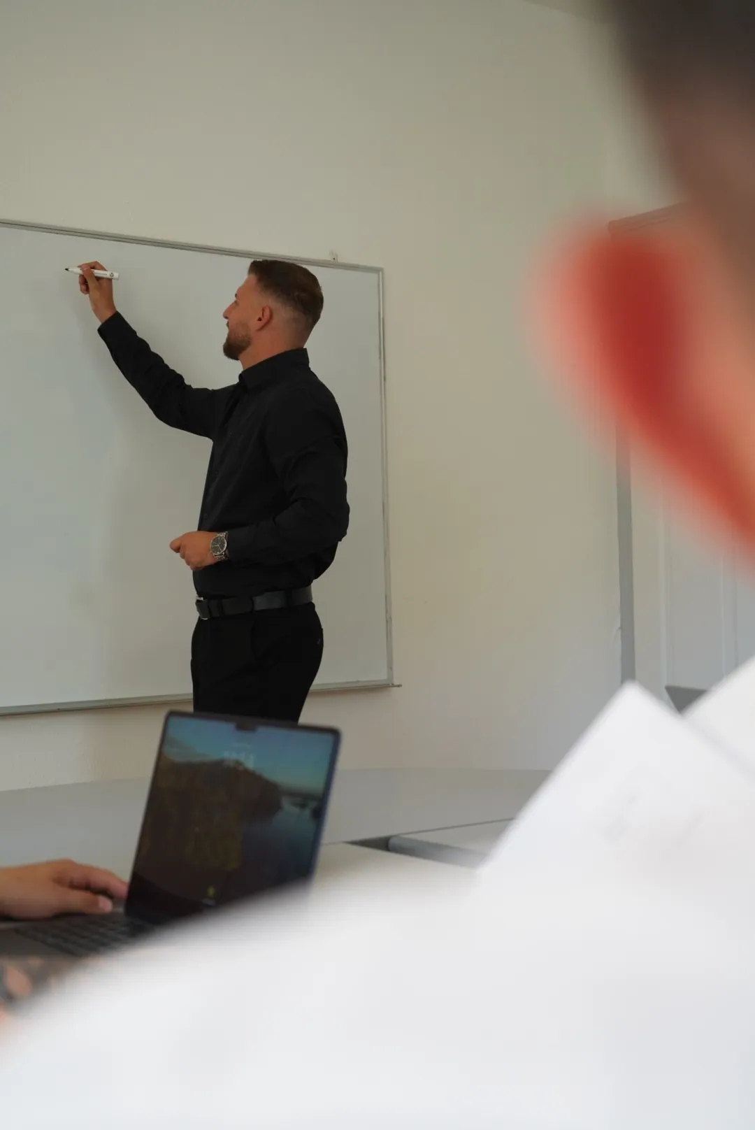Strategie-Workshop am Whiteboard