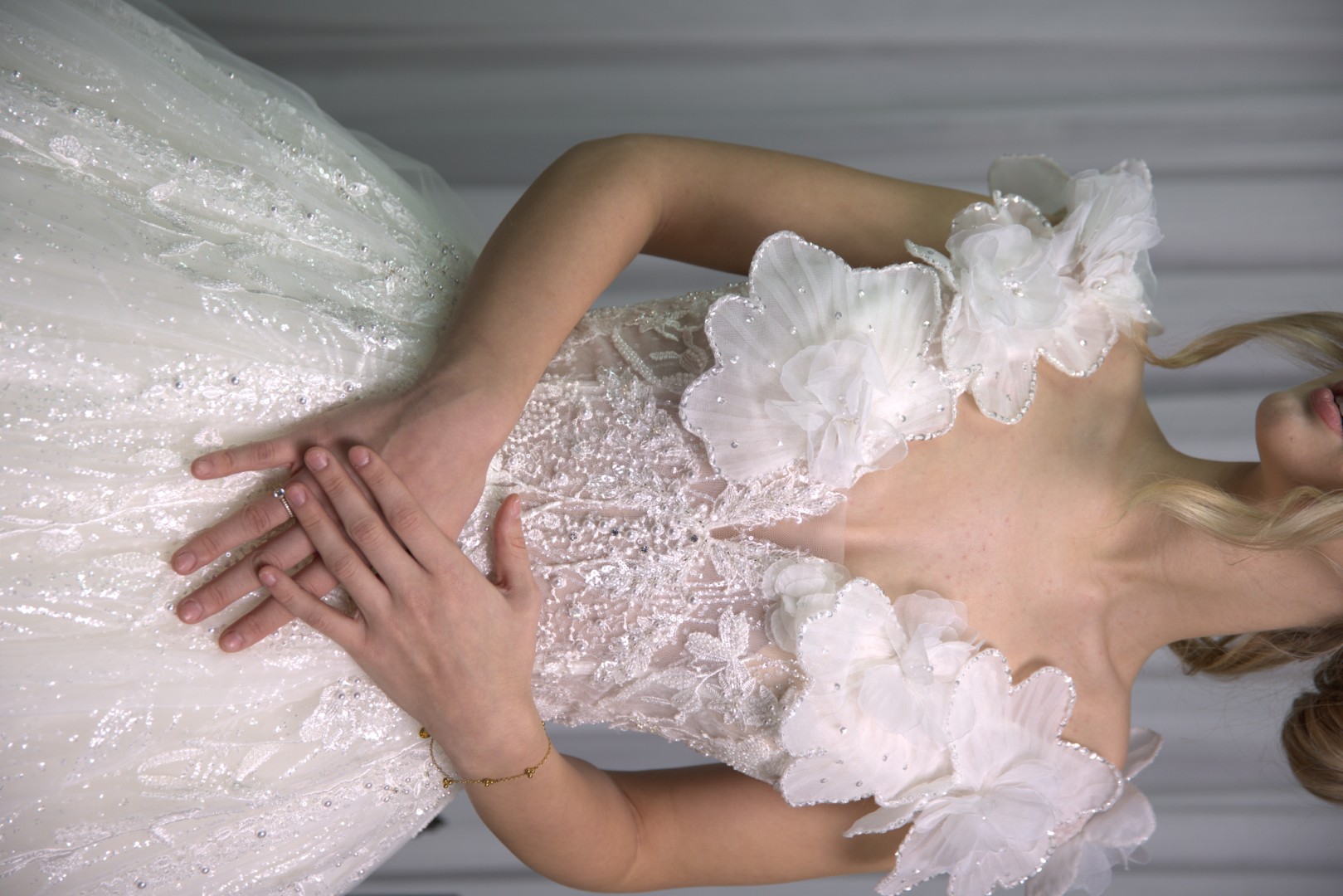 Romantisches Vintage-Hochzeitskleid mit langen Spitzenärmeln