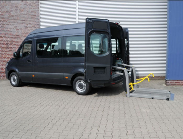 Sprinter mit Linearlift AL1 – Bild 1