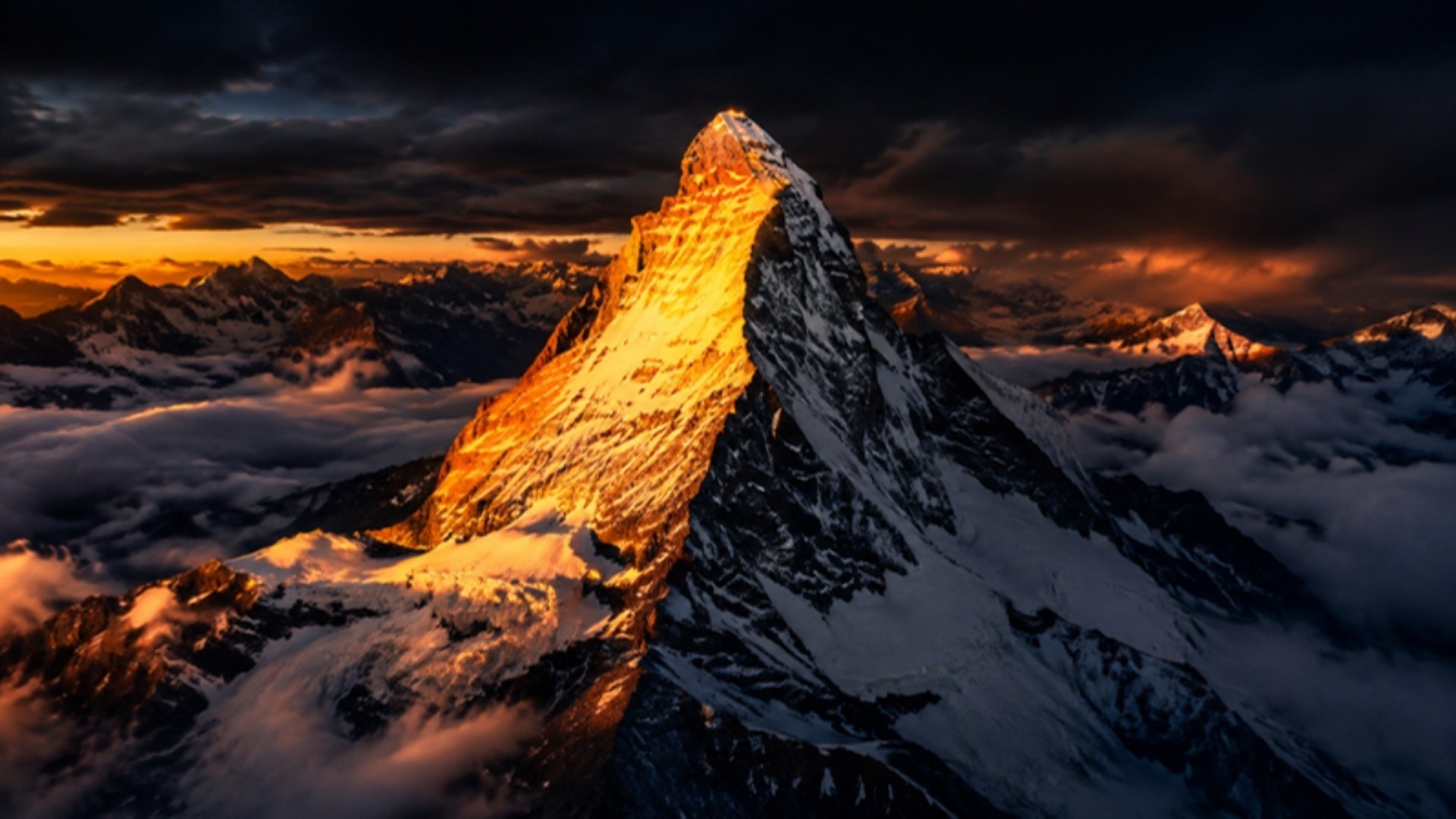 Das Matterhorn im Alpenglühen