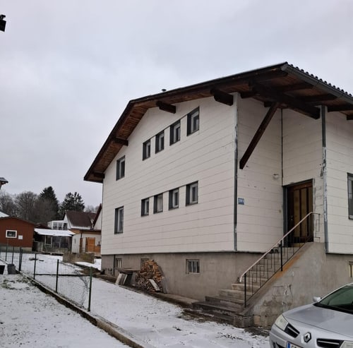 Rückansicht mit Eingang