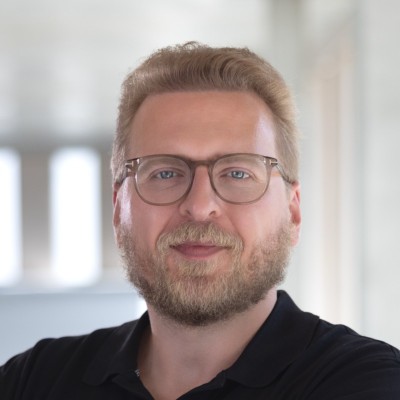 Robert Scholz - Public Cloud Group 