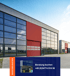 Industriehalle mit Glasfassade, rotem Sektionaltor und Banner „Beratung buchen“ mit Telefonnummer +49 (0)34774 919 56.