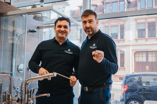 Team bei der Arbeit – Beispiel-Anzeige SHK