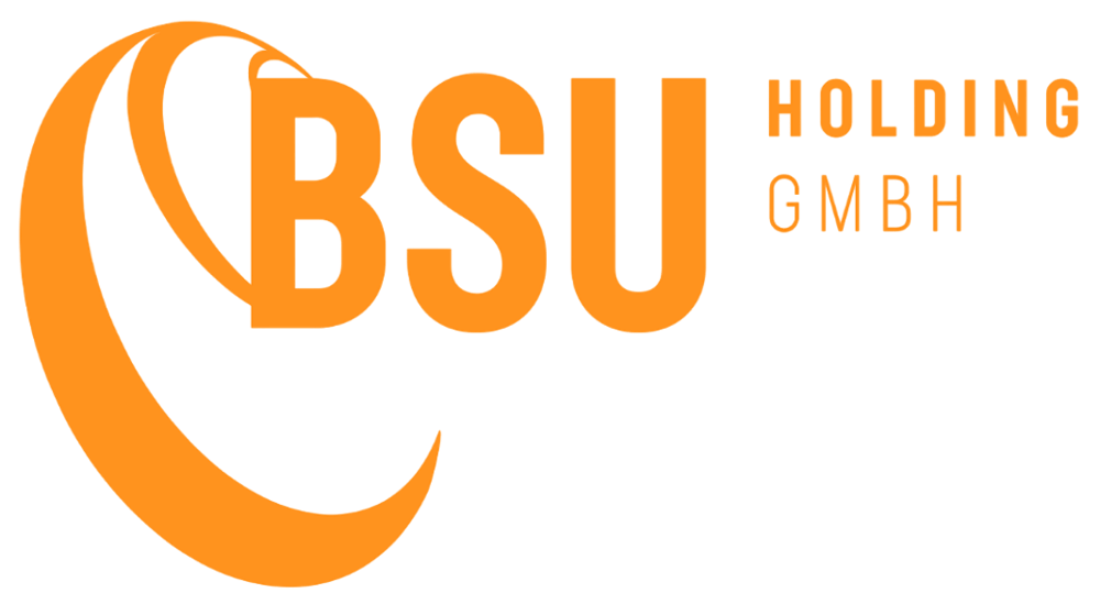 Orangefarbenes BSU Holding GmbH Logo auf dunklem Hintergrund.