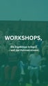 Gruppe von Menschen mit erhobenen Händen vor einem Schild mit der Aufschrift „TEAMWERK“, überlagert mit Text: „WORKSHOPS, die Ergebnisse bringen – weil der Rahmen stimmt.“