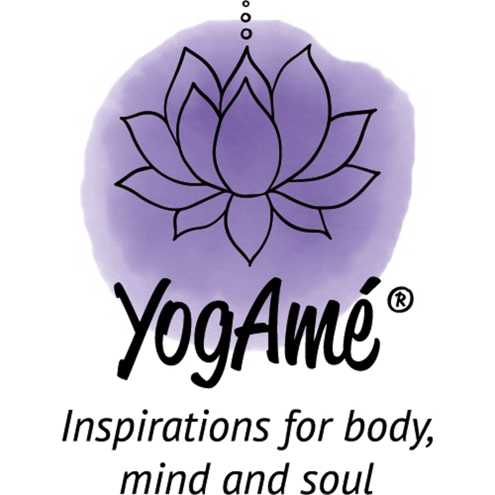 YogAmé Logo mit lila Lotusblüte und dem Text Inspirations for body, mind and soul auf schwarzem Hintergrund.