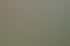 Brautpaar sitzt bei einer Trauung im Freien vor einer Rednerin, im Hintergrund große Leuchtbuchstaben mit dem Wort LOVE.