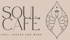 Braunes Logo auf beigem Hintergrund: "SOUL CAFÉ" über "CHAI, COFFEE AND MORE" und einem stilisierten Pfau.