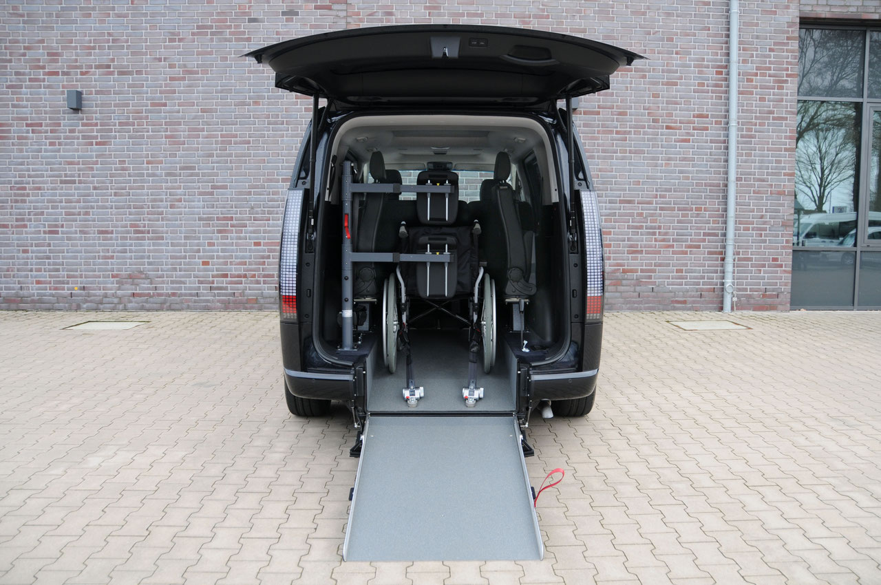 Hyundai STARIA mit Heckausschnitt – Bild 4