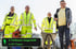 Tiefbau-Fachkräfte der ksk Kabeltiefbau & Montage GmbH in Warnschutzkleidung auf der Baustelle – 4 Tiefbauer in 80 Tagen erfolgreich eingestellt