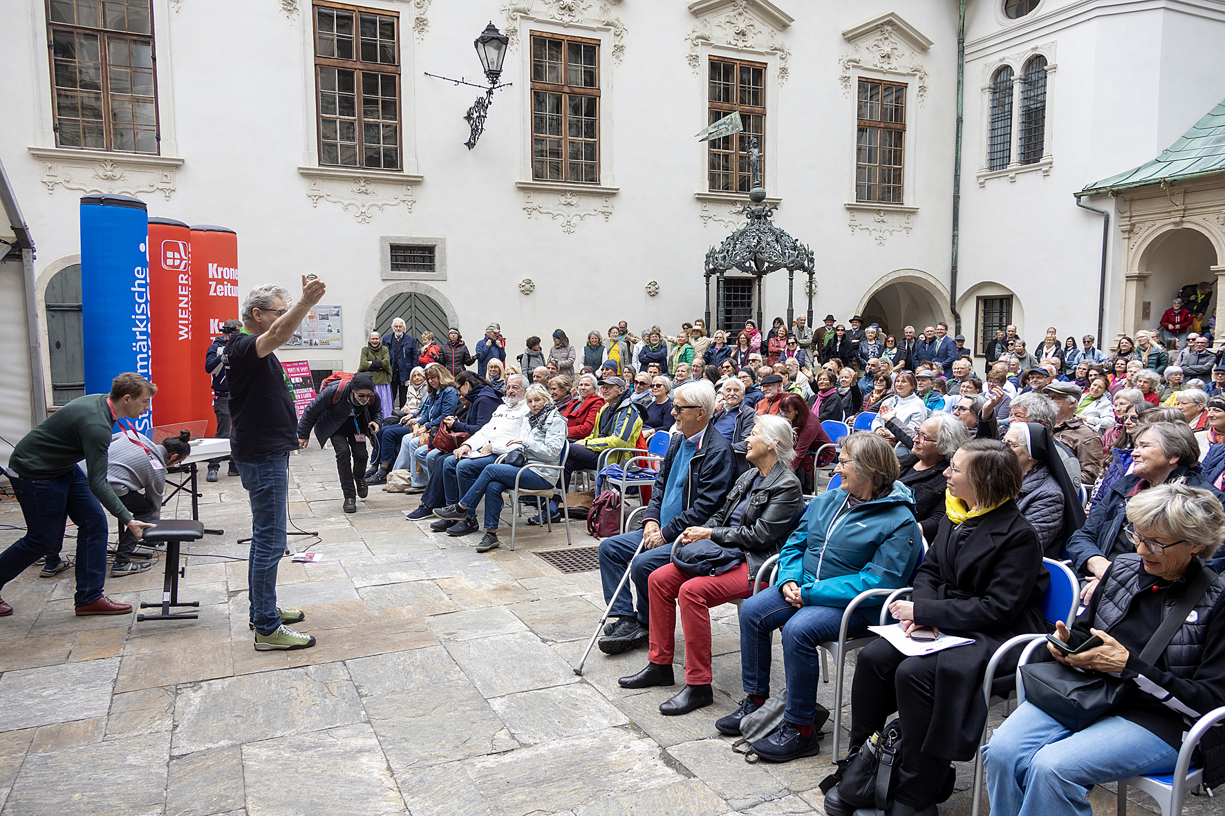 Sing Together with all festival participants in the Landhaushof, Voices of Spirit 2026, Graz