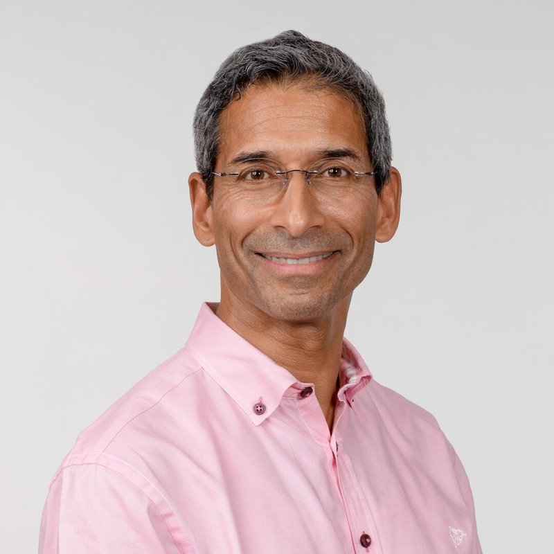 Dr. Michael Treina