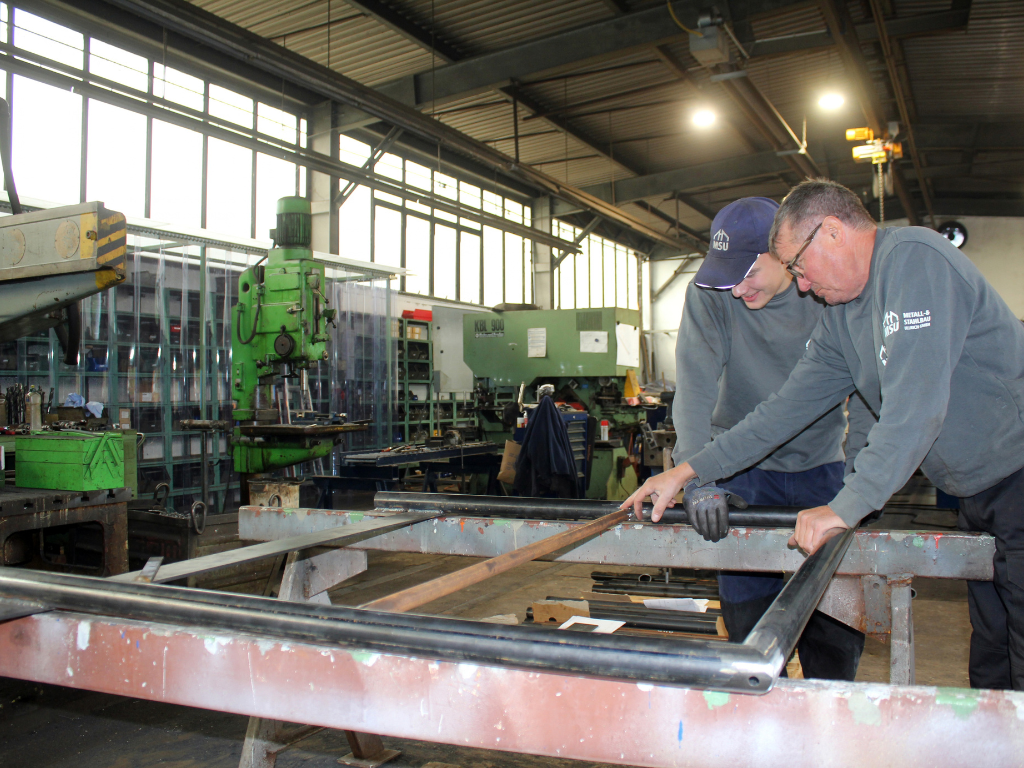 Absprache in der Werkstatt