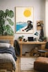 Labrador Poster „Promenaden-Blick“ im Schlafzimmer mit Holzmöbeln, Pflanzen und Arbeitsplatz