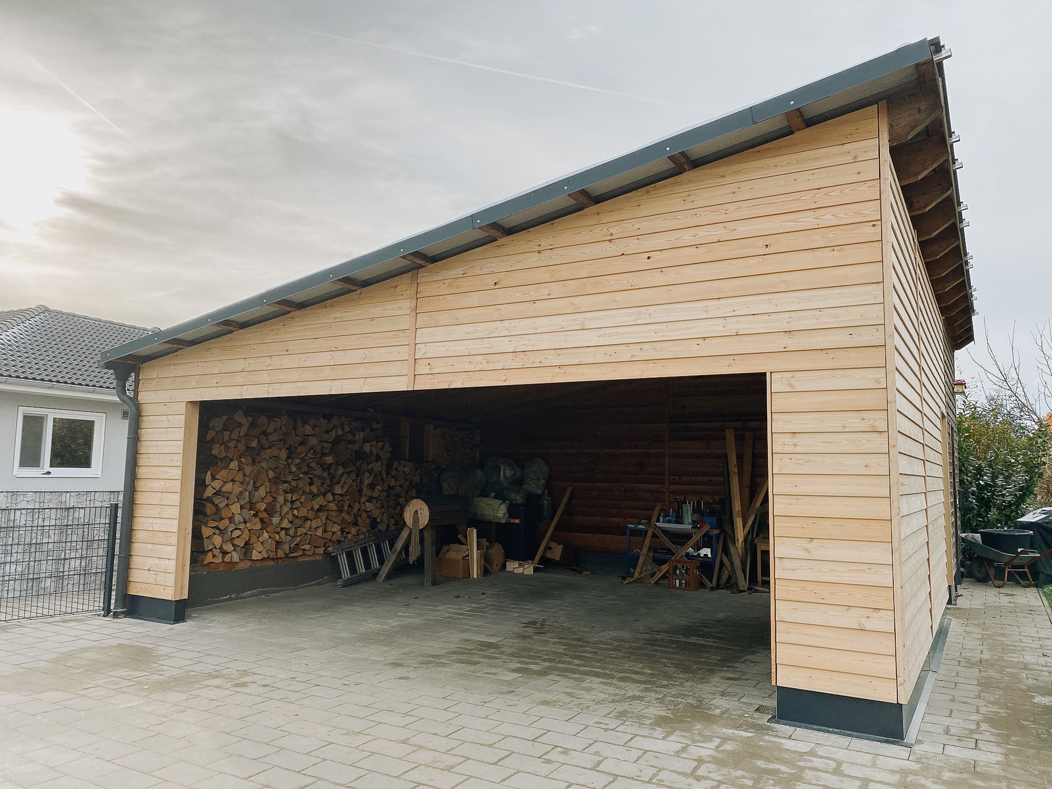 Nebengebäude in Holz