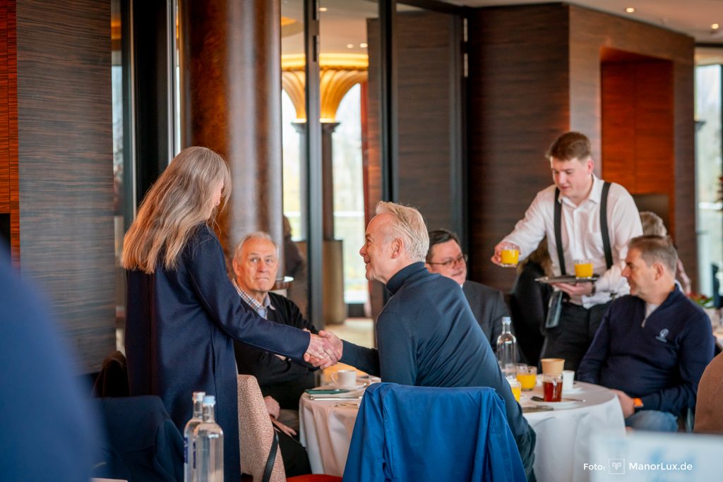 Teilnehmende beim KI Business Breakfast