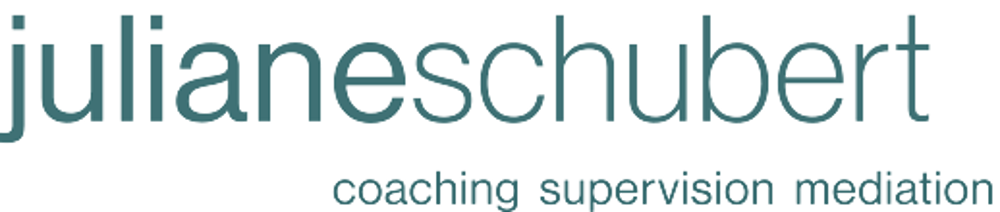 Logo von Jobwal mit Schriftzug "Recruiting mal anders!" und blauem Wal mit Bauhelm.