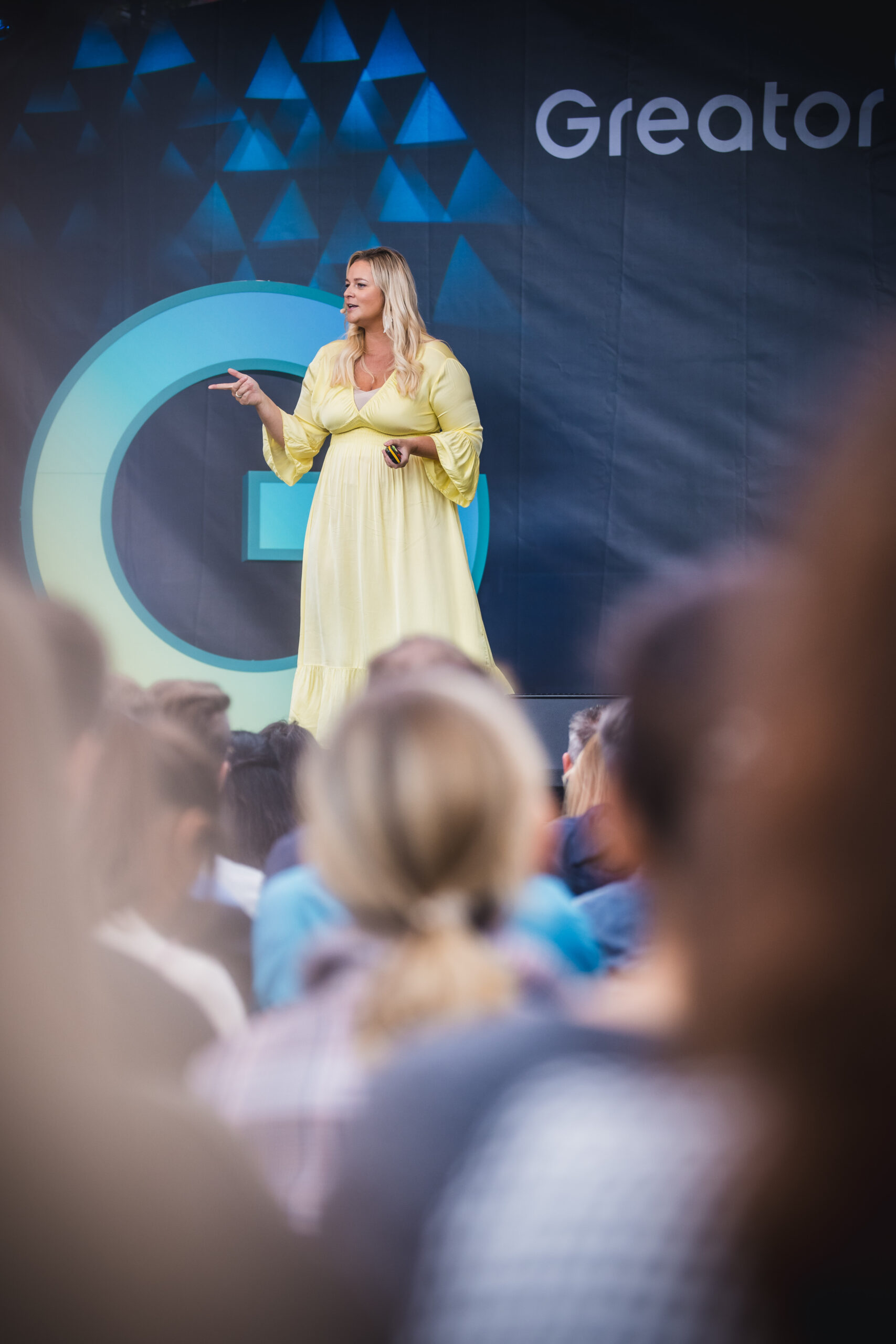 Yvonne Schönau auf der Bühne