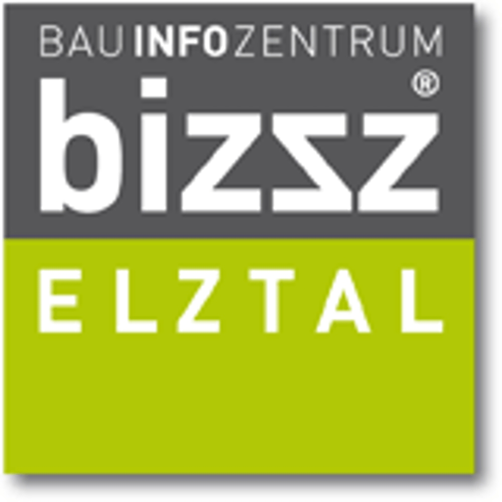 Graues und grünes Logo mit „BAUINFOZENTRUM BIZZ“ und ��„ELZTAL“.