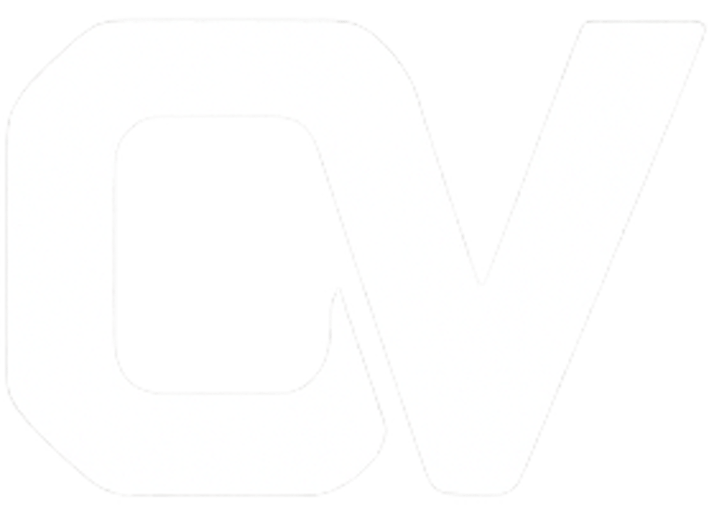 Weißes Logo mit den Großbuchstaben CV, die in einer modernen, eckigen Schriftart ineinandergreifen.