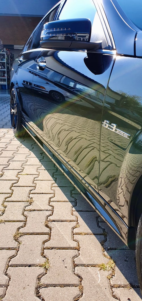 Mercedes C 63 AMG, Glanz an der Flanke