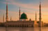 Prophetenmoschee in Medina mit grüner Kuppel – beliebtes Reiseziel während der Umrah Reise