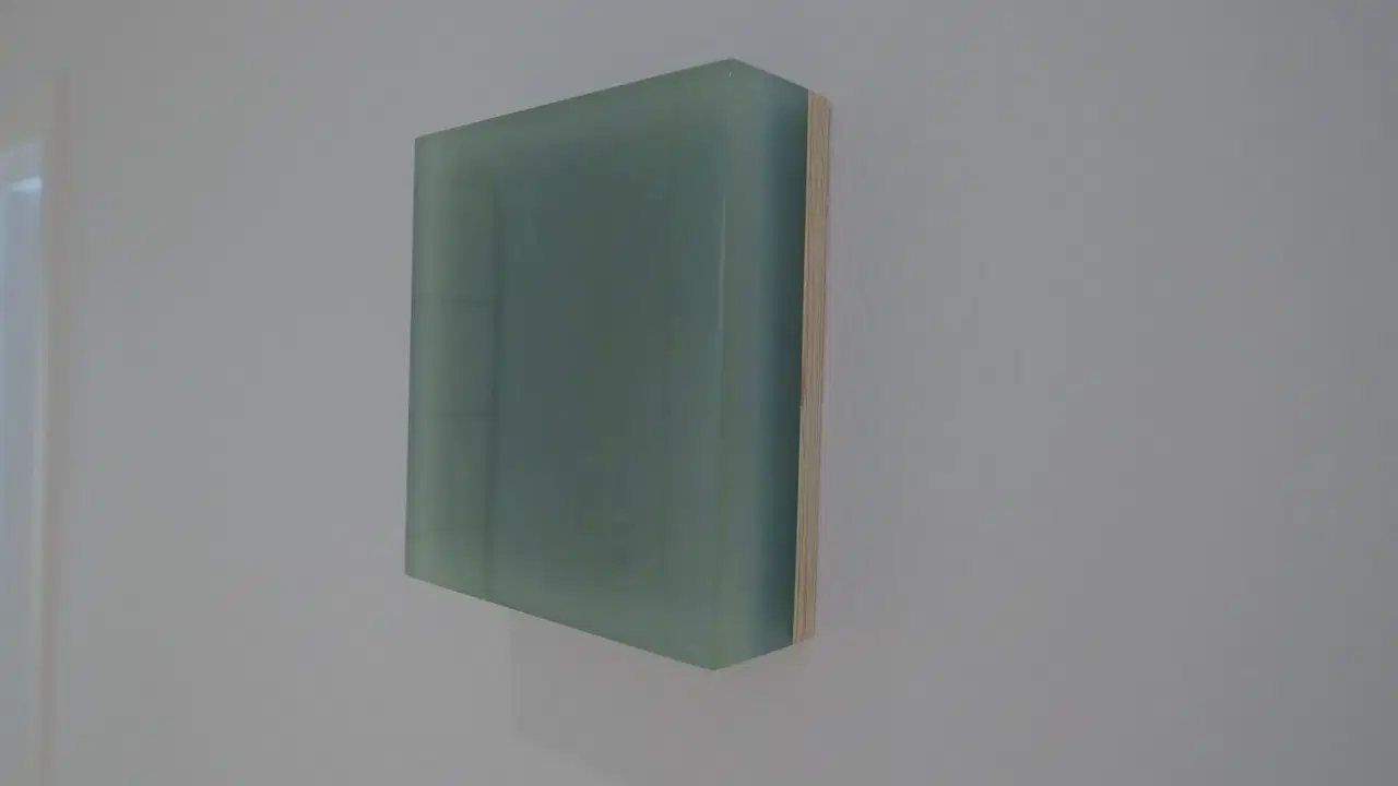 Kunstdetail an der Wand