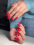 Rotes Gel-Nageldesign mit klassischer Form – professionelle Nagelbehandlung im Beauty Salon Zweibrücken