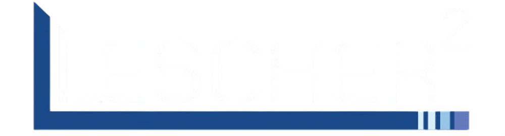 Das Logo zeigt das Wort "LESCHER" in Weiß mit einer hochgestellten 2 und einem blauen Winkel darunter.