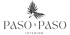 Schwarzes Logo "PASO A PASO INTERIOR" mit stilisierter Palme auf dunkelgrünem Hintergrund.