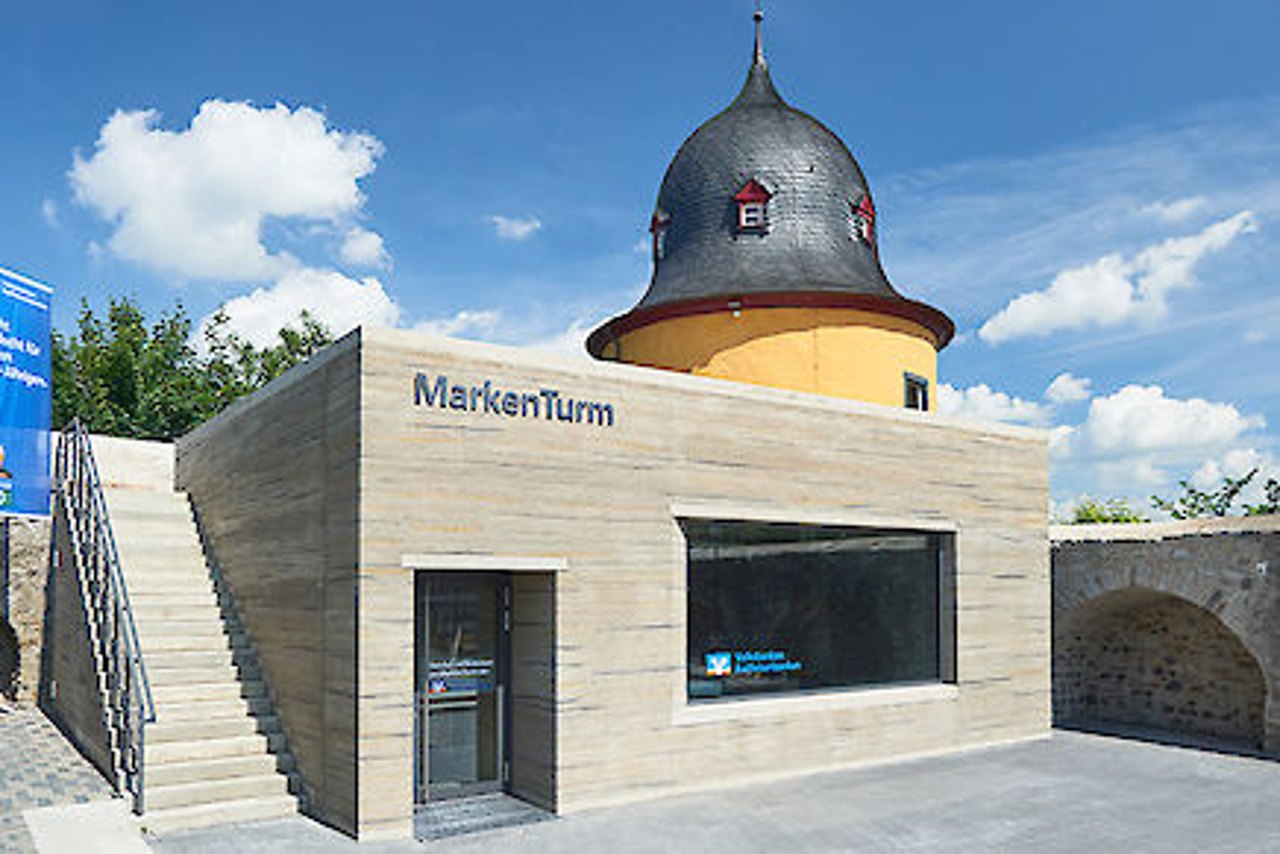 Markenausstellung im historischen Gewölbe von Schloss Montabaur