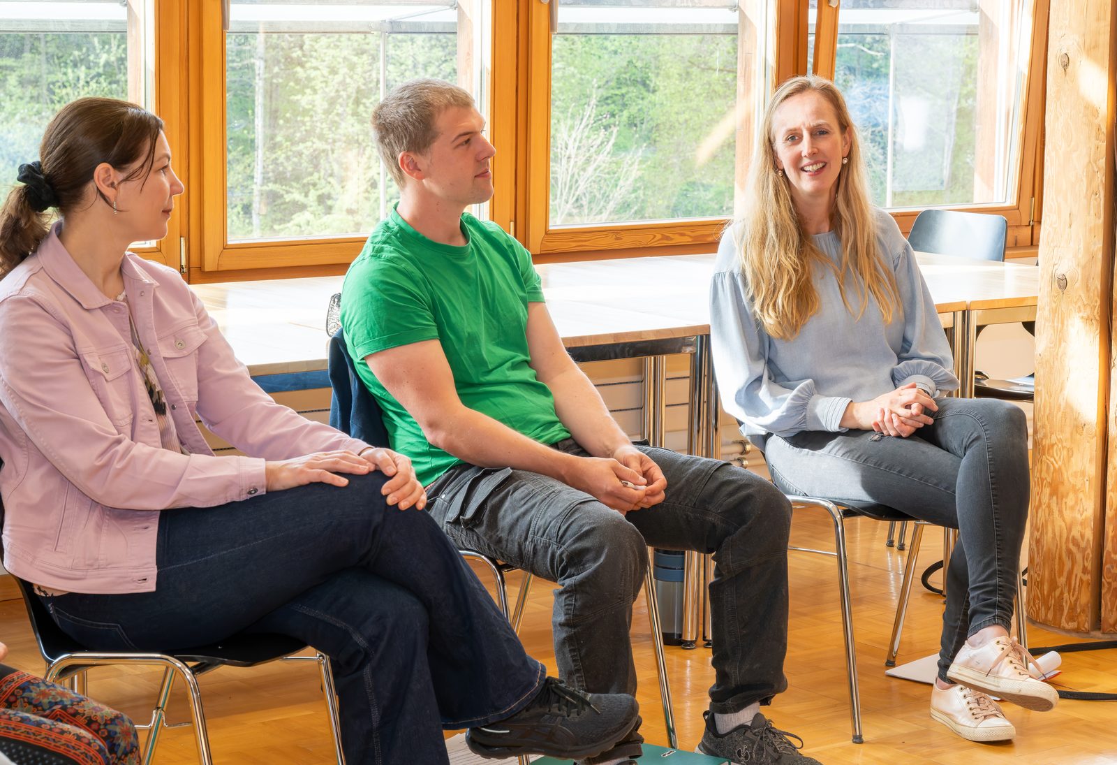 Gemeinsam lachen im Kurs