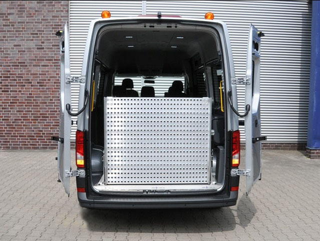 Crafter mit Heckabsenkung und Auffahrrampe – Bild 5