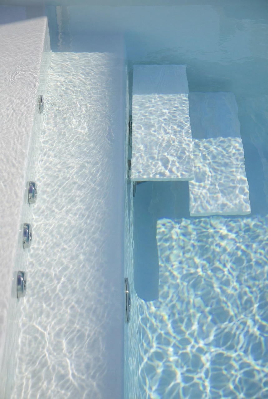 Loft 3 S Pool Image 5